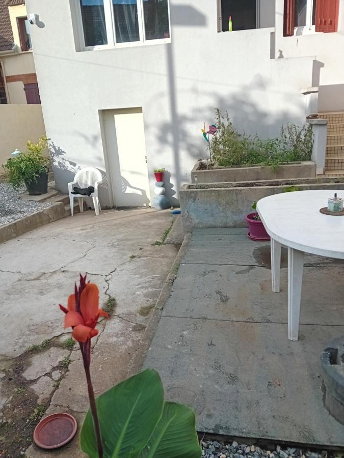 Une Maison En Ville Saint-Denis (Seine-Saint-Denis) Exterior foto